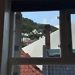 Penthouse In Heart Of - 4br 2 Bath Apartament Bergen