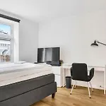 Penthouse In Heart Of - 4br 2 Bath Apartament *