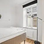 Penthouse In Heart Of - 4br 2 Bath Διαμέρισμα Μπέργκεν