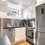 Διαμέρισμα Penthouse In Heart Of - 4br 2 Bath