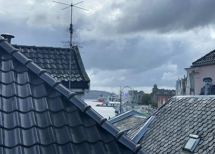 Penthouse In Heart Of - 4br 2 Bath Apartment Bergen